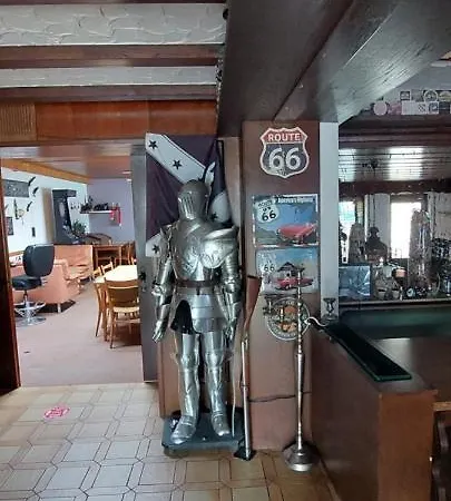 Black Bear Bikers Pub-hotel Zajazd