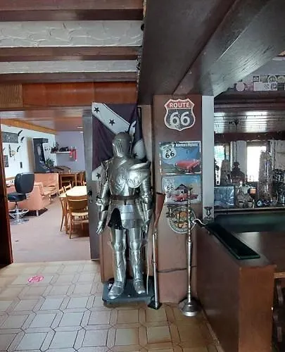 Black Bear Bikers Pub-hotel Estalagem