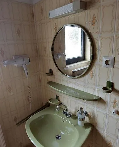 Black Bear Bikers Pub-hotel Estalagem