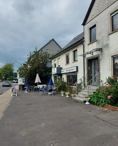 Black Bear Bikers Pub-hotel Estalagem