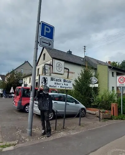 Black Bear Bikers Pub-hotel Kempfeld